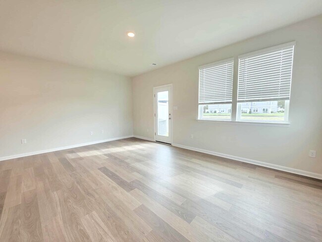 Building Photo - 1424 Sugarplum Ln