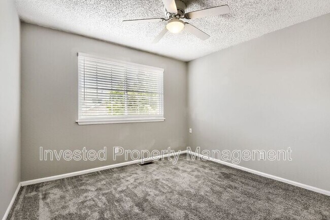 Building Photo - 4849 N Foxtail Dr