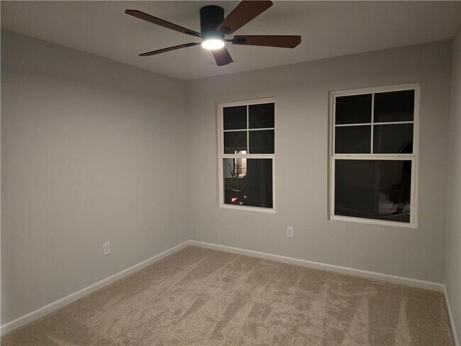 Building Photo - 3085 Cambridge Ml St