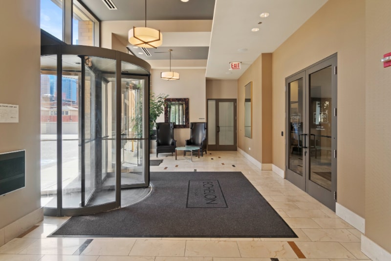 Building Photo - 350 N Desplaines St