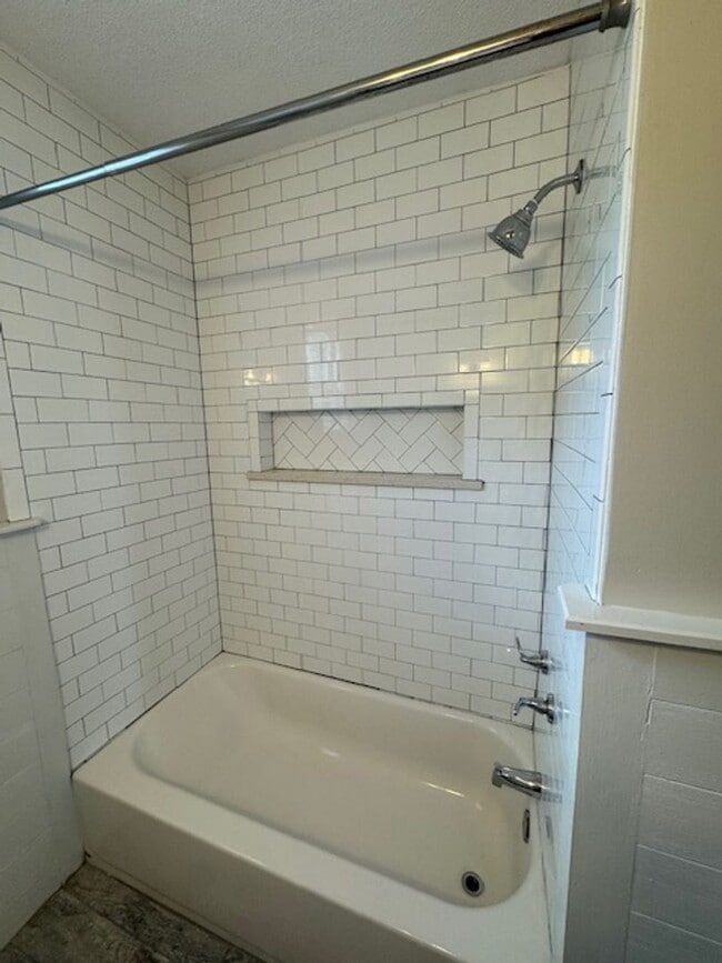 Building Photo - Oleander Court