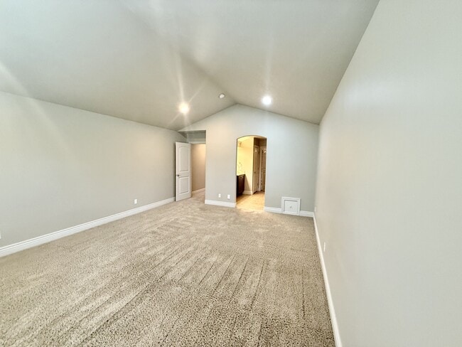 Building Photo - 2028 E 4500 S