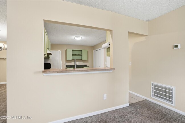 Building Photo - 4088 Laurelwood Dr