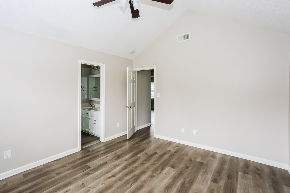 Building Photo - 4110 Woodbury Terrace NW