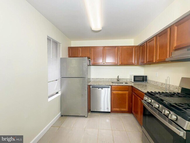 Building Photo - 9641 White Acre Rd