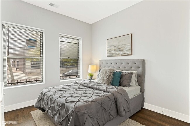 Building Photo - 414 E 44th St