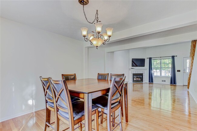 Building Photo - 1285 Courtney Dr