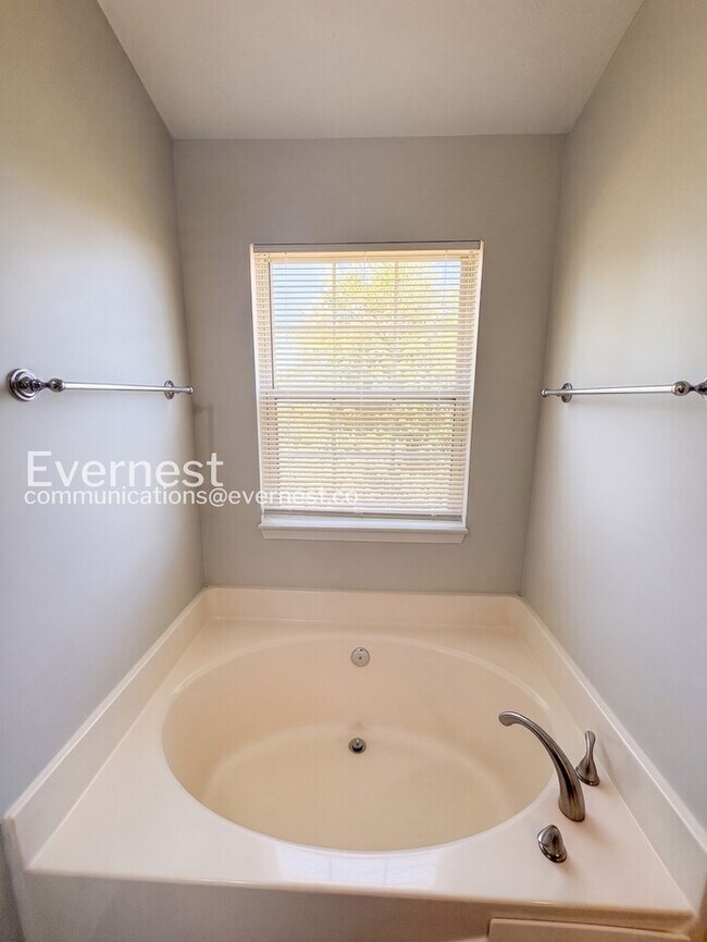 Building Photo - 459 Sawtooth Ln