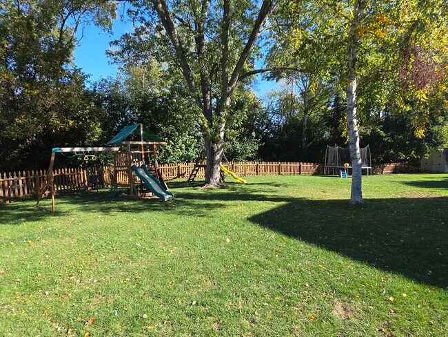 Building Photo - N67W28710 Longview St