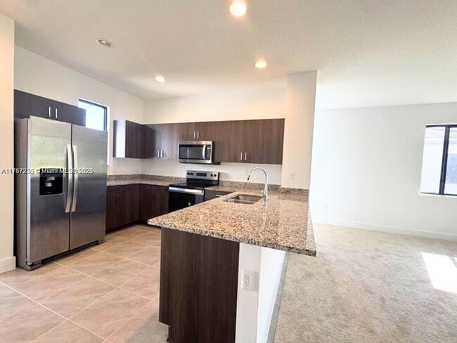 Building Photo - 5277 Marano Dr