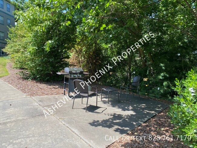 Building Photo - 9 Kenilworth Knls