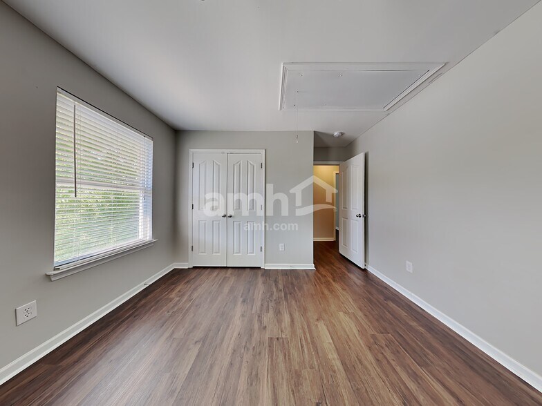 Building Photo - 259 Flanders Dr