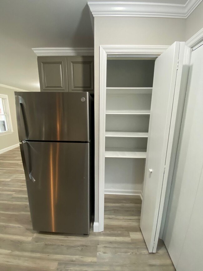 Building Photo - West AVL - Remodeled and Ready!