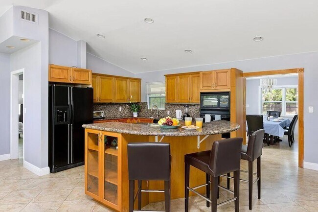 Building Photo - 272 NW 45th St