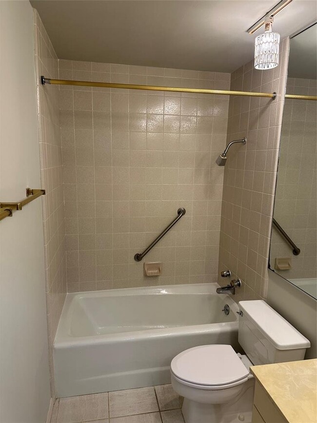 Building Photo - 40 N Interstate Hwy 35