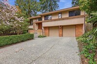 Building Photo - 3bd/2ba Bellevue Home