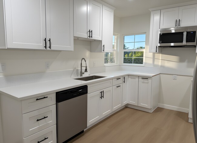 Building Photo - 5912 Carpenter Ave