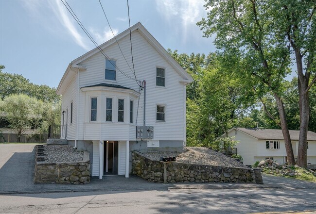 Building Photo - 56 Pine St