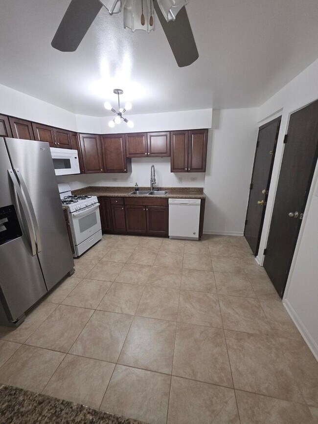 Building Photo - 111 Boardwalk St