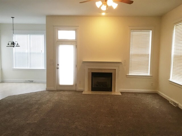 Building Photo - 15612 Waterfront Dr