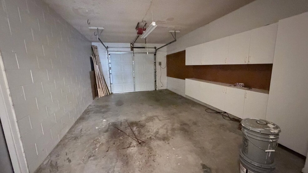 Building Photo - 603 Pheasant Ave