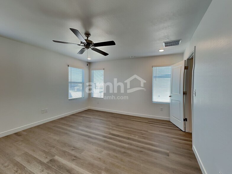 Building Photo - 25819 N 184th Dr