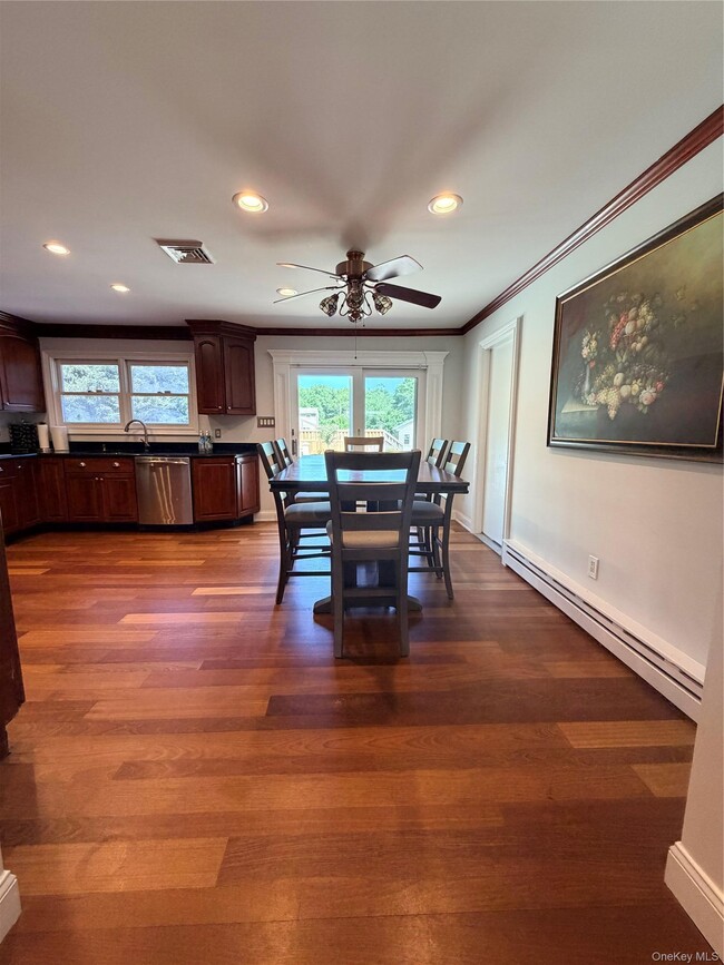Building Photo - 364 Lockwood Dr