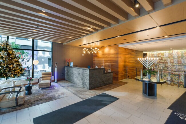 Building Photo - 18 10th St