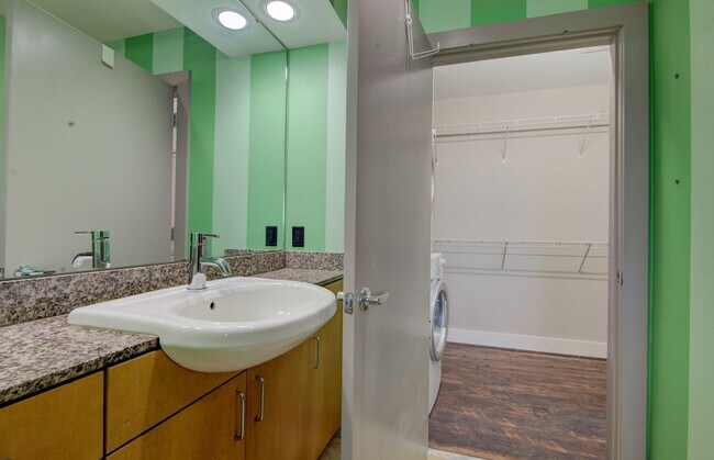 Building Photo - COMING SOON! Affordable Comfort: 1BR/1BA C...