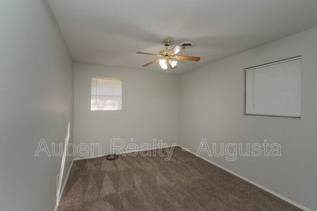 Building Photo - 1514 Bleakley St