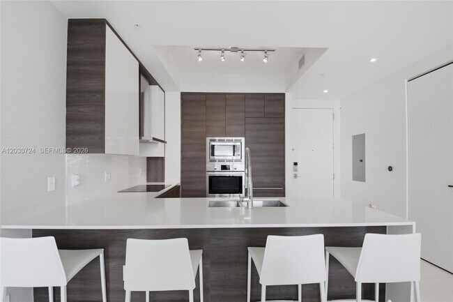 Building Photo - 301 Altara Ave