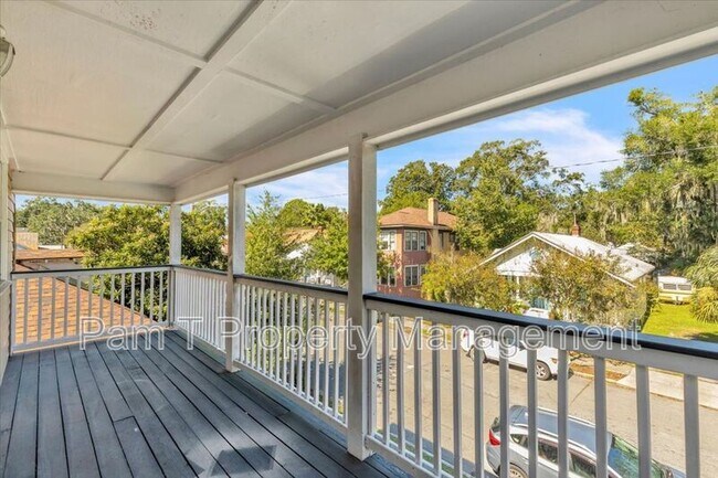 Building Photo - 527 E 38th St