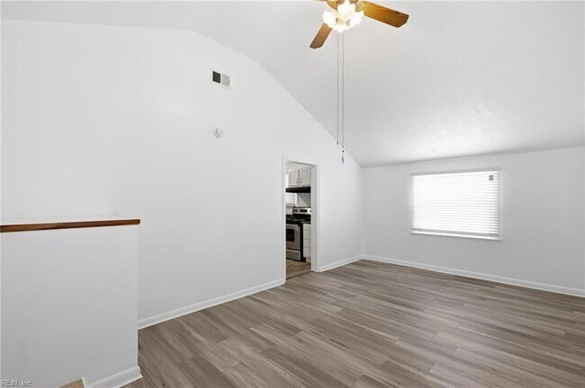 Building Photo - 5545 Aragon Dr