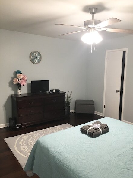 Building Photo - 555 N Dupont Ave