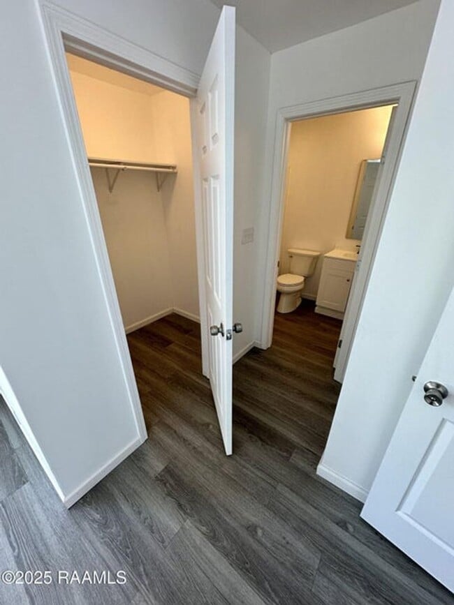 Building Photo - 216 Marigny Cir