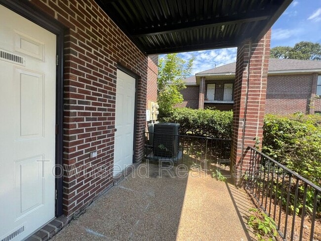 Building Photo - 1031 Ancestry Dr