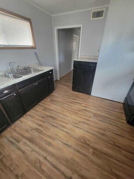 Building Photo - 1420 Fletcher St