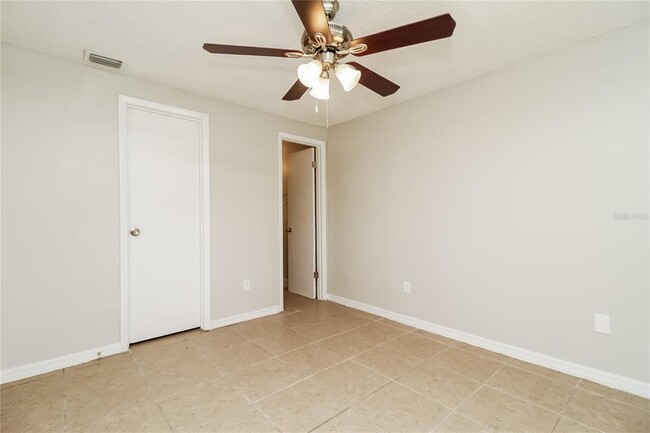 Building Photo - 535 San Lanta Cir