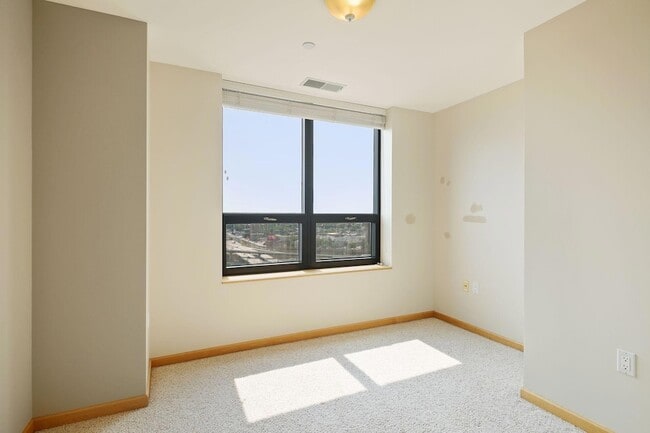 Building Photo - 500 E Grant St