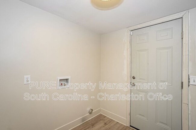 Building Photo - 2679 Oregon Ave