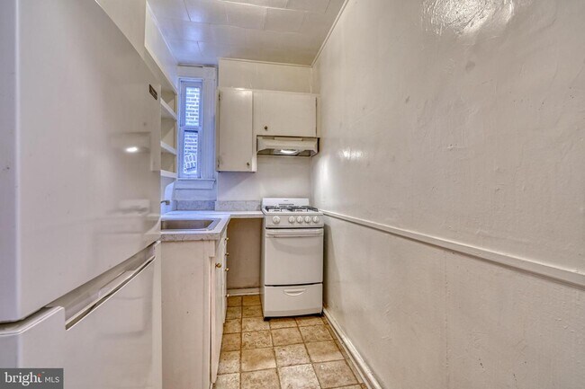 Building Photo - 210 Laurens St