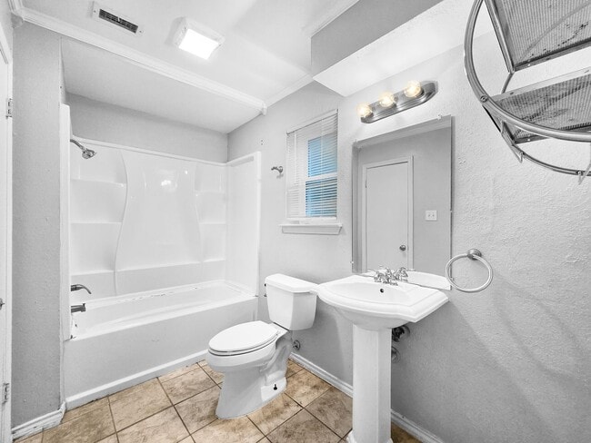 Building Photo - Coming Soon! 4 BR/2BA | Newly Renovated Single Family Home | 1-Car Garage Parking | Covered Patio...
