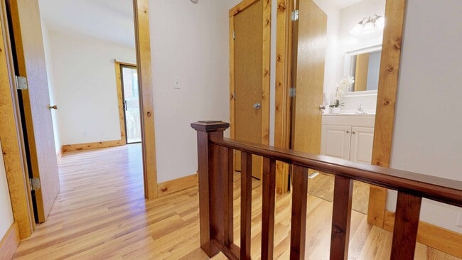 UPSTAIRS HALLWAY - 515 S Grand Ave W