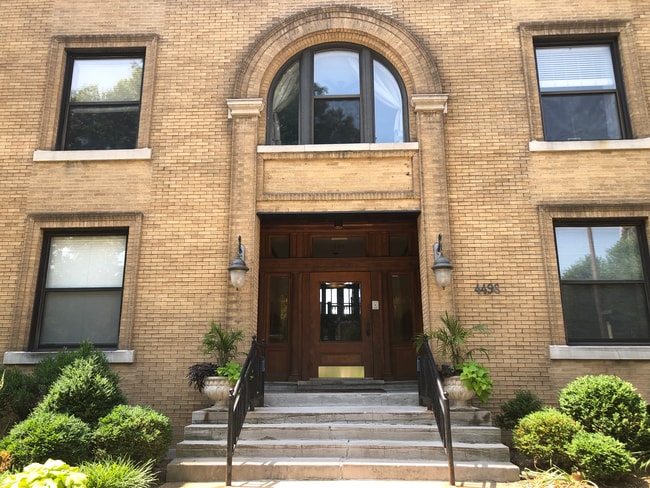 Building Photo - 4496 Maryland Ave