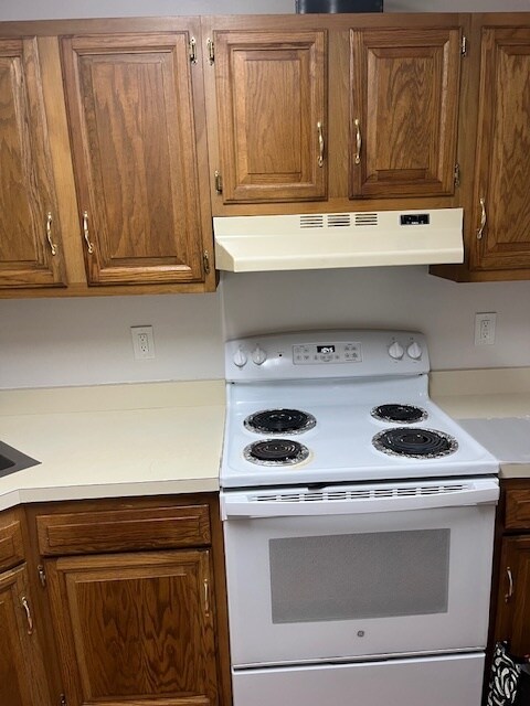 Building Photo - 707 Twin Circle Dr