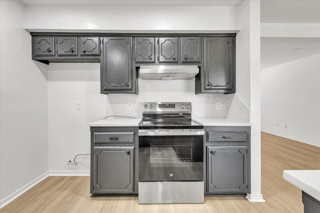 Building Photo - 9800 Willow Wind Dr