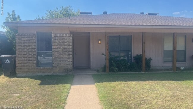Primary Photo - 2702 Westchester Dr