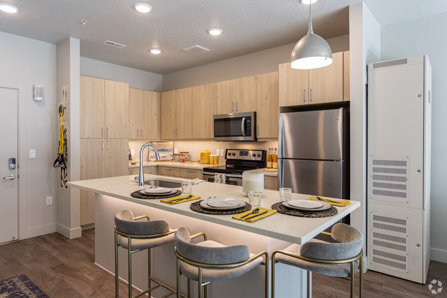 1BR, 1.5BA - 774 SF - Soleil Lofts Apartments