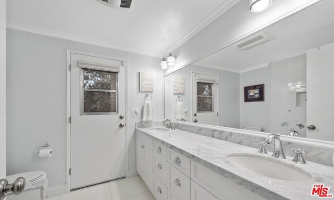 Building Photo - 4330 Romero Dr