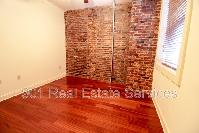 Building Photo - 92 S Main St